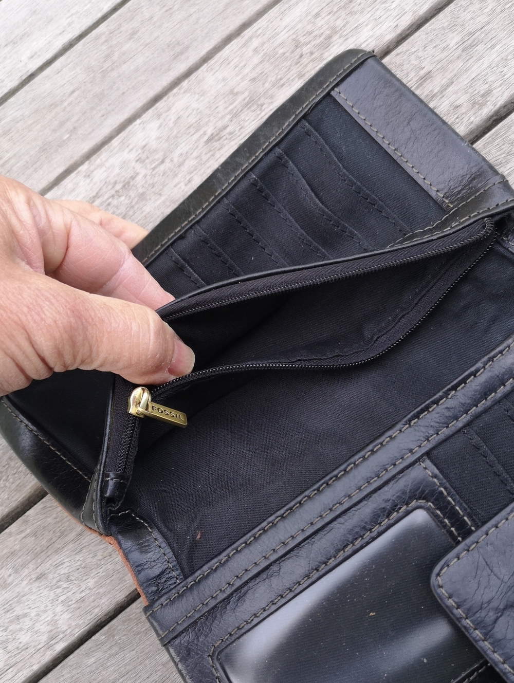 Vintage Fossil leather wallet - Picture 7 of 13